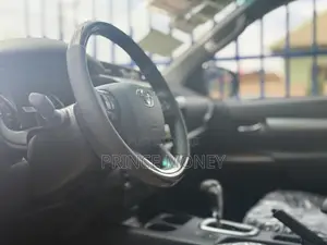 New Toyota Hilux 2025 Black