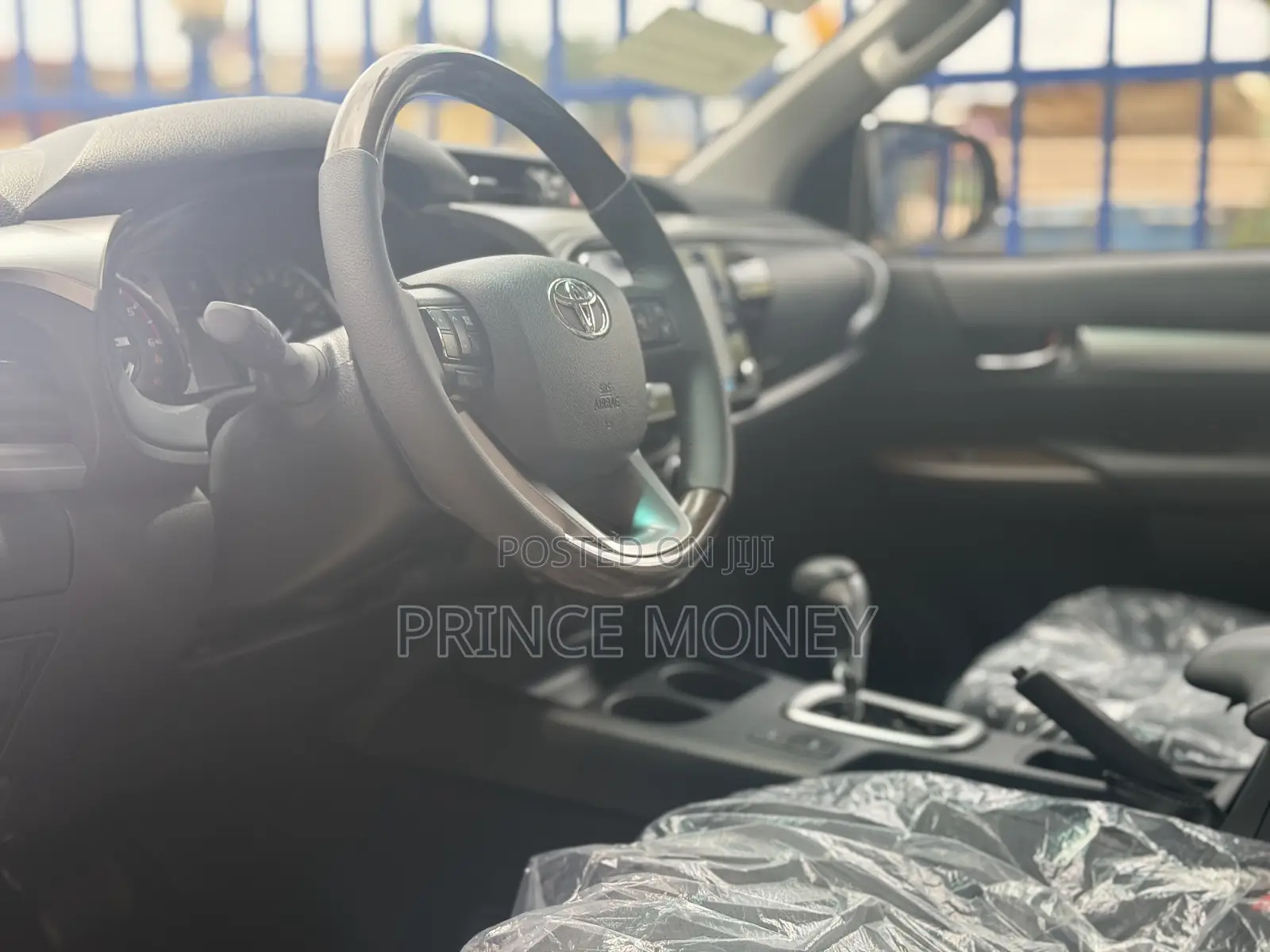 New Toyota Hilux 2025 Black