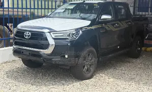 New Toyota Hilux 2025 Black
