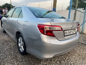 Toyota Camry SE 4dr Sedan (2.5L 4cyl 6A) 2014 Silver