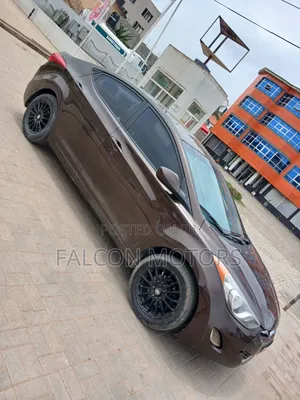 Hyundai Elantra 2012 Brown