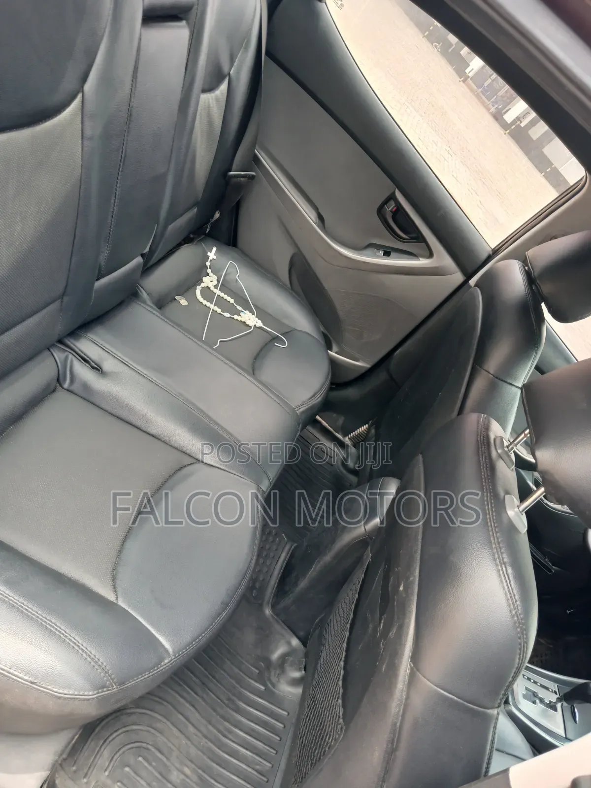 Hyundai Elantra 2012 Brown