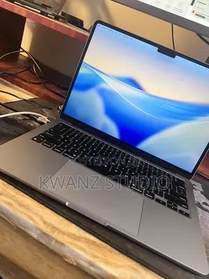 Laptop Apple MacBook Air 2022 M2 8GB Apple M2 SSD 512GB