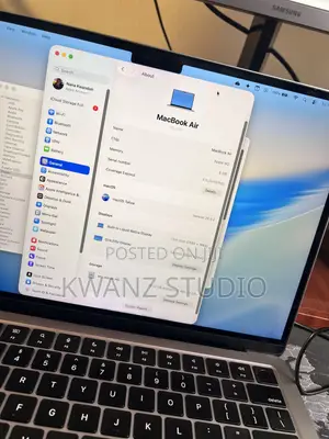 Laptop Apple MacBook Air 2022 M2 8GB Apple M2 SSD 512GB