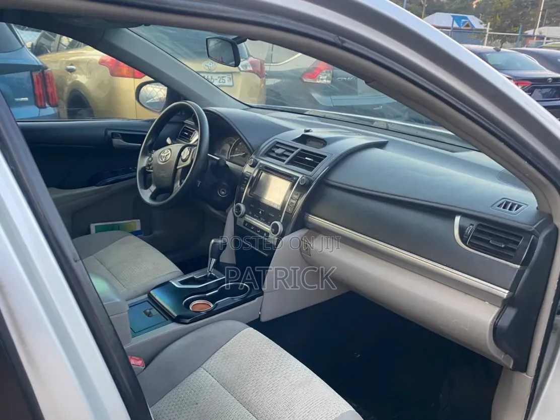 Toyota Camry SE 4dr Sedan (2.5L 4cyl 6A) 2014 Silver