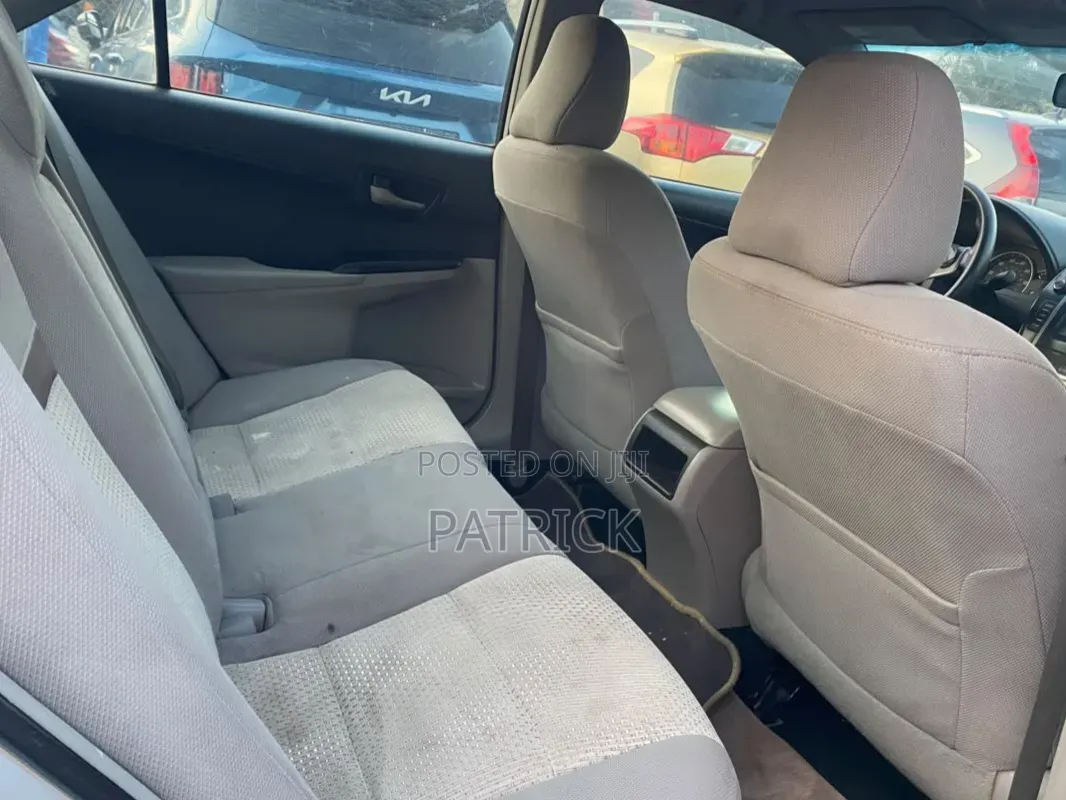 Toyota Camry SE 4dr Sedan (2.5L 4cyl 6A) 2014 Silver