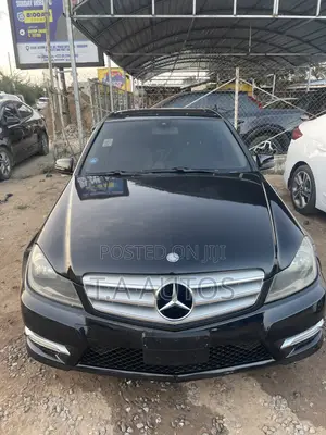 Mercedes-Benz C250 2014 Black