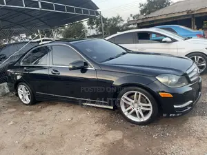 Mercedes-Benz C250 2014 Black
