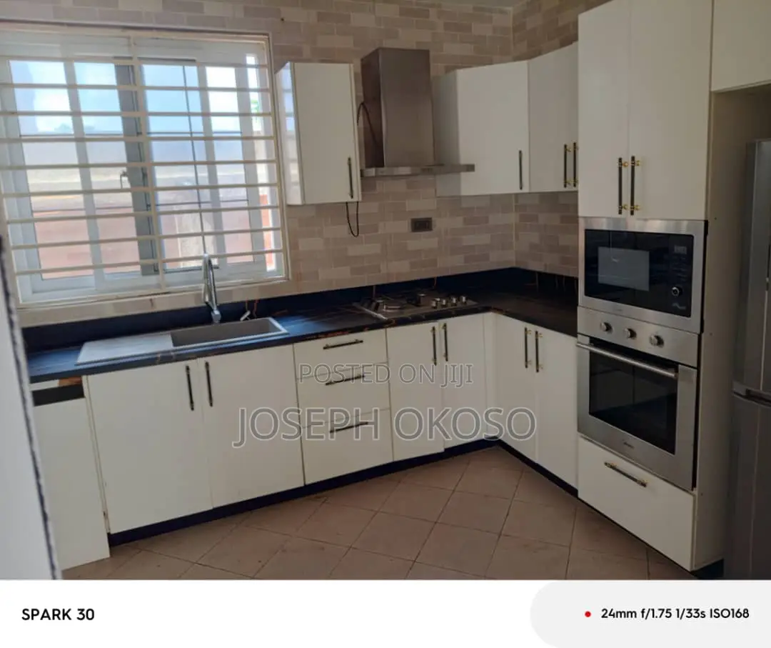 3bdrm Townhouse / Terrace in Little Rock Consult, Dzorwulu for rent