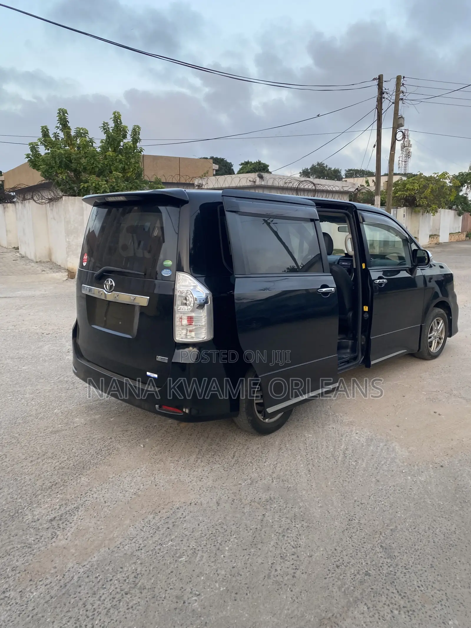 Toyota Voxy 2014 Black