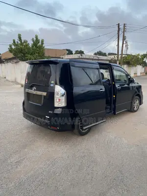 Toyota Voxy 2014 Black
