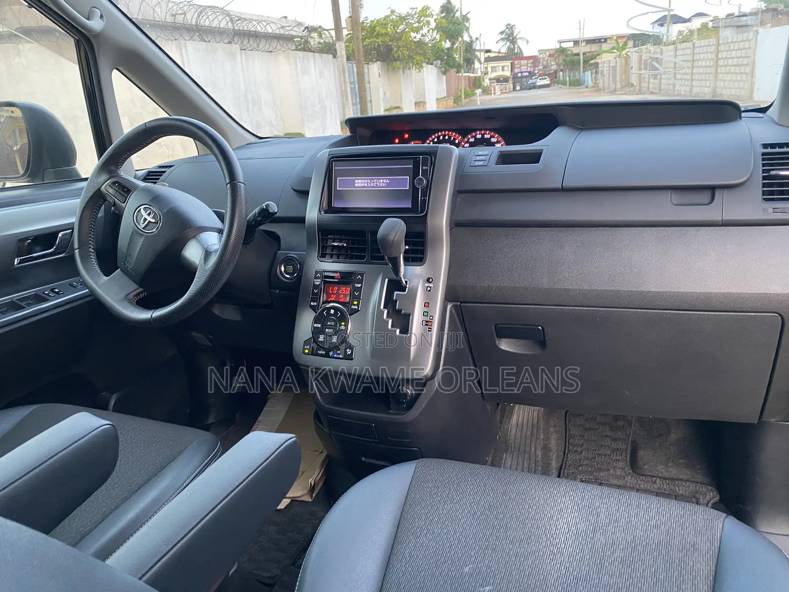 Toyota Voxy 2014 Black