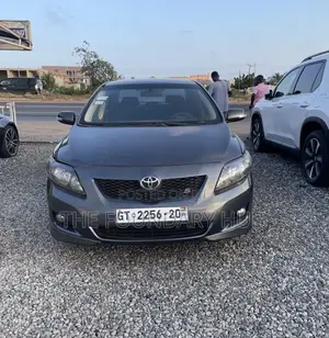 Toyota Corolla S 4dr Sedan (1.8L 4cyl 4A) 2013 Gray