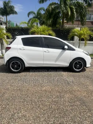 Toyota Vitz 1.3 FWD 5dr 2012 White