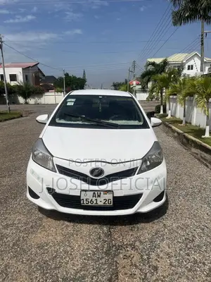 Toyota Vitz 1.3 FWD 5dr 2012 White