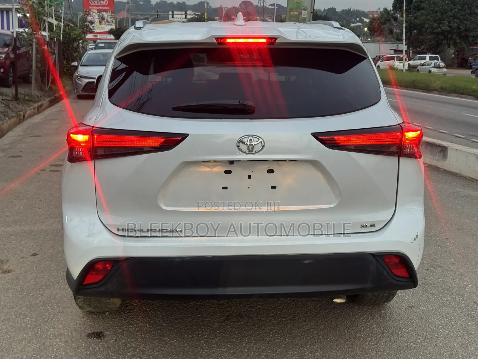 Toyota Highlander Platinum AWD 2023 White