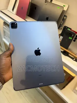 Apple iPad Pro 12.9 (2020) 128 GB Gray