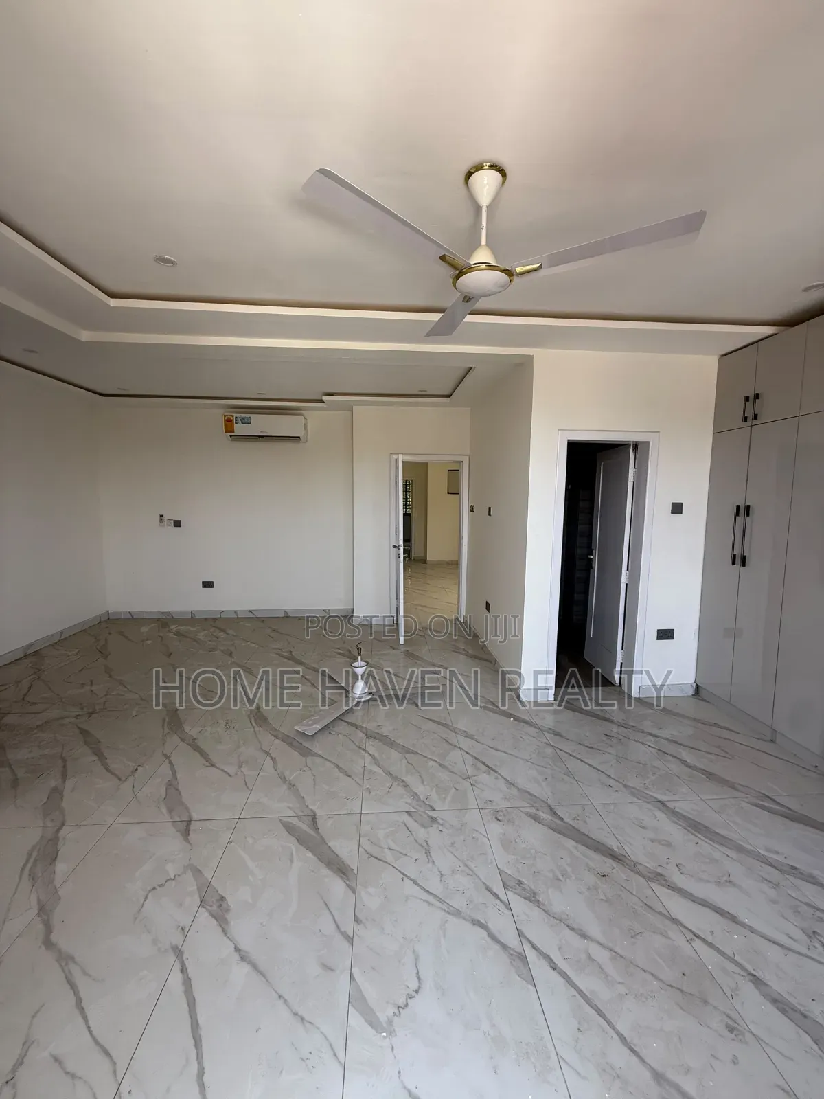 5bdrm House in Dansoman Radio Gold, Exhibition for rent