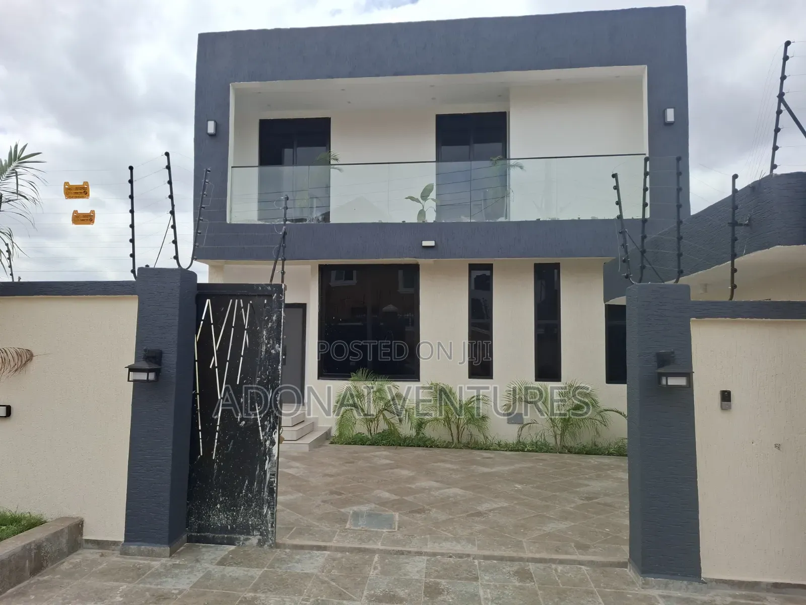 4bdrm House in Atasomanso, Kumasi Metropolitan for sale