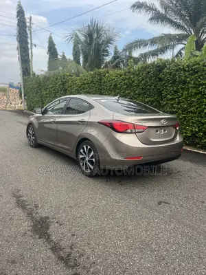 Hyundai Elantra 2015 Silver