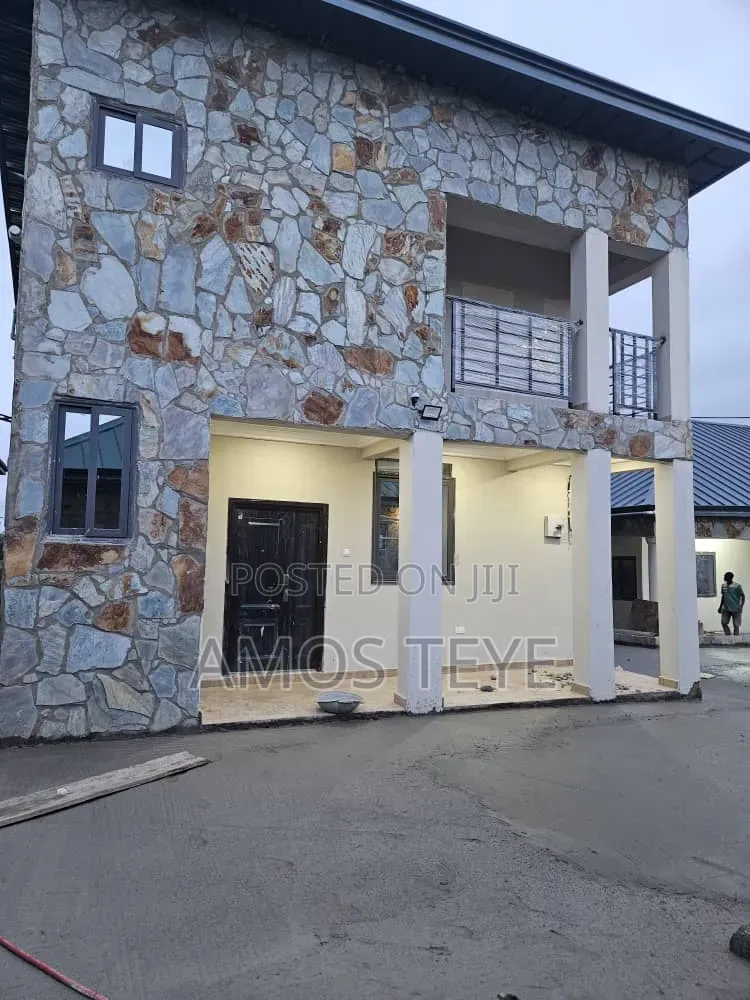 Furnished 3bdrm House in J4 Mini House, Amasaman for rent