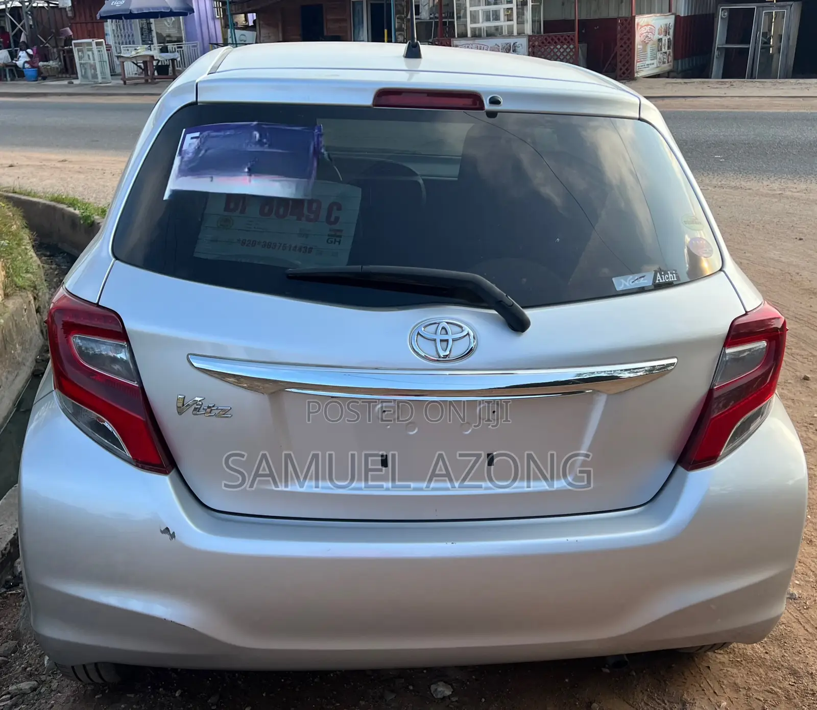 Toyota Vitz 1.0 FWD 5dr 2015 Silver