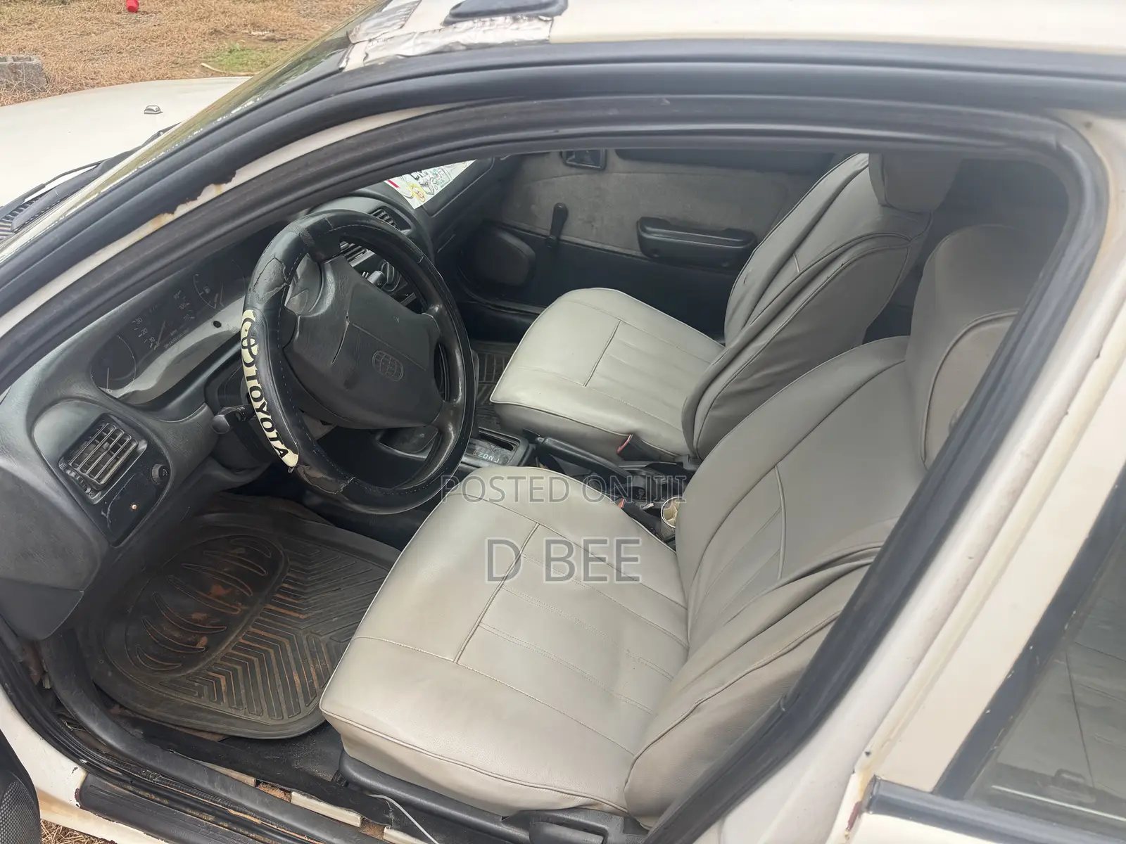 Toyota Corolla 2000 White