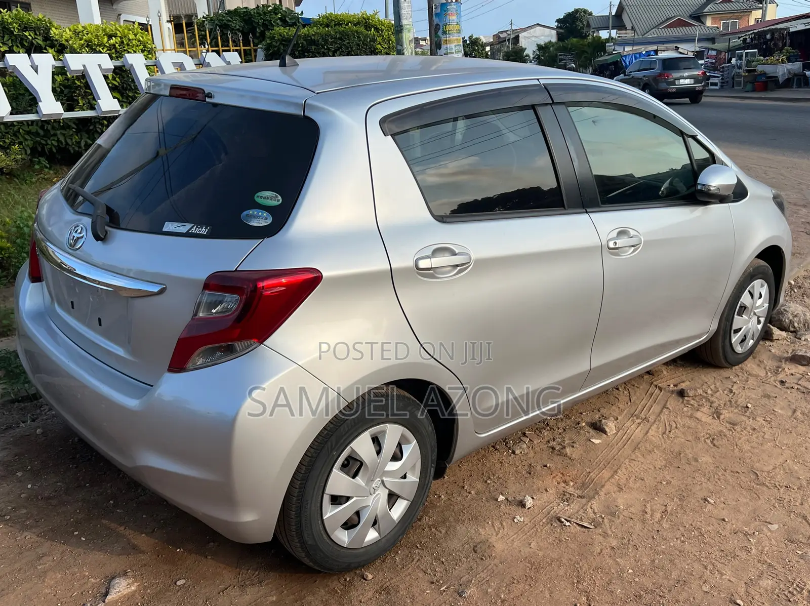 Toyota Vitz 1.0 FWD 5dr 2015 Silver