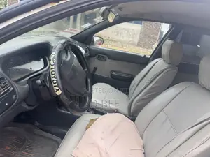 Toyota Corolla 2000 White