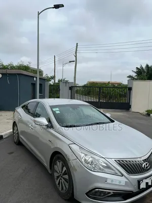 Hyundai Grandeur 2015 Silver