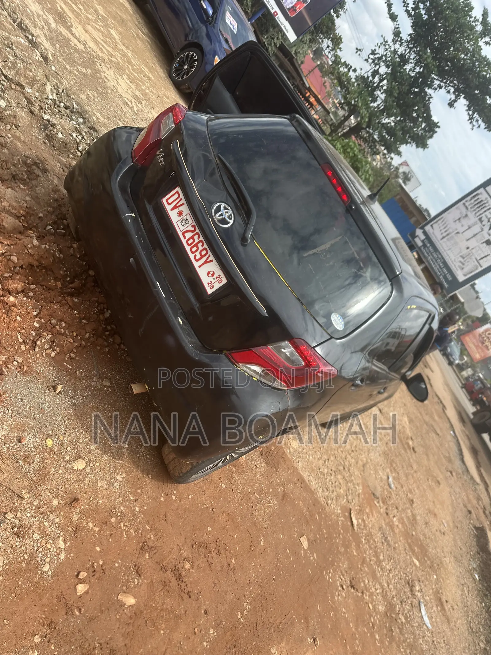 Toyota Vitz 2015 Black