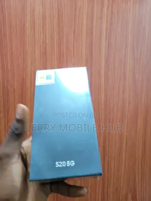 New Samsung Galaxy S20 128 GB Green