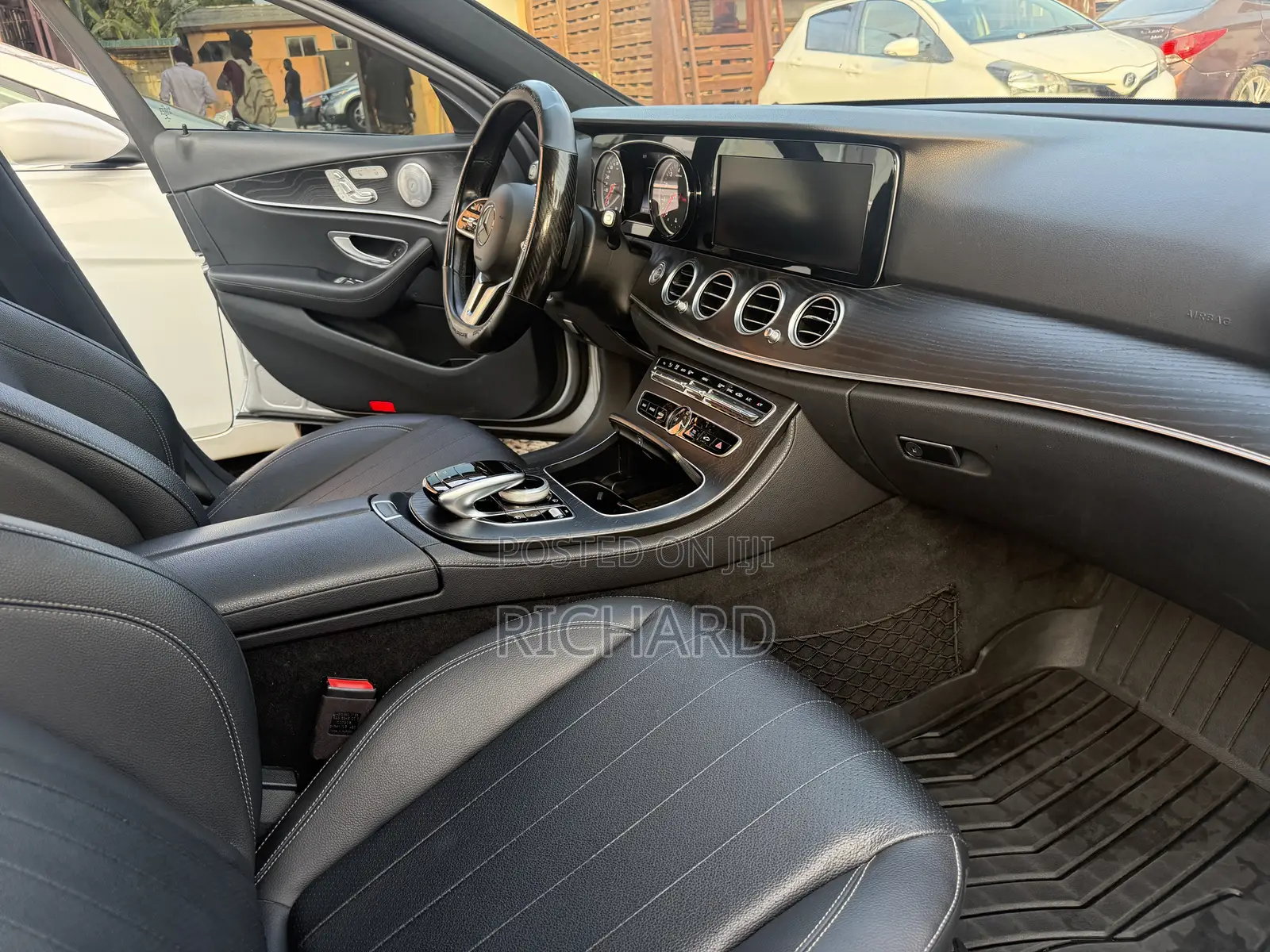 Mercedes-Benz E300 2019 Silver
