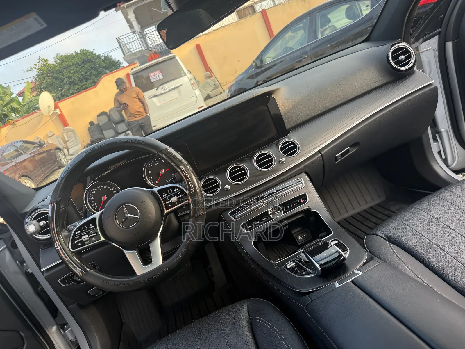 Mercedes-Benz E300 2019 Silver
