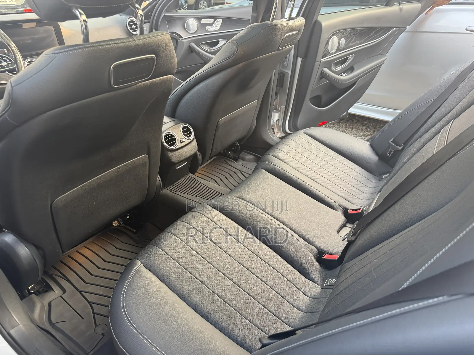 Mercedes-Benz E300 2019 Silver