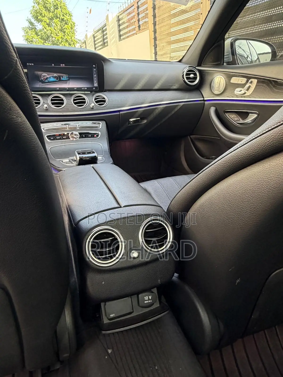 Mercedes-Benz E300 2019 Silver