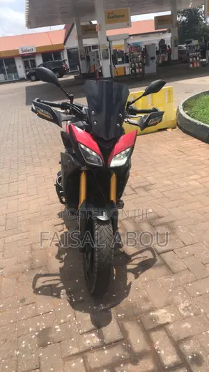 Yamaha 2019 Red