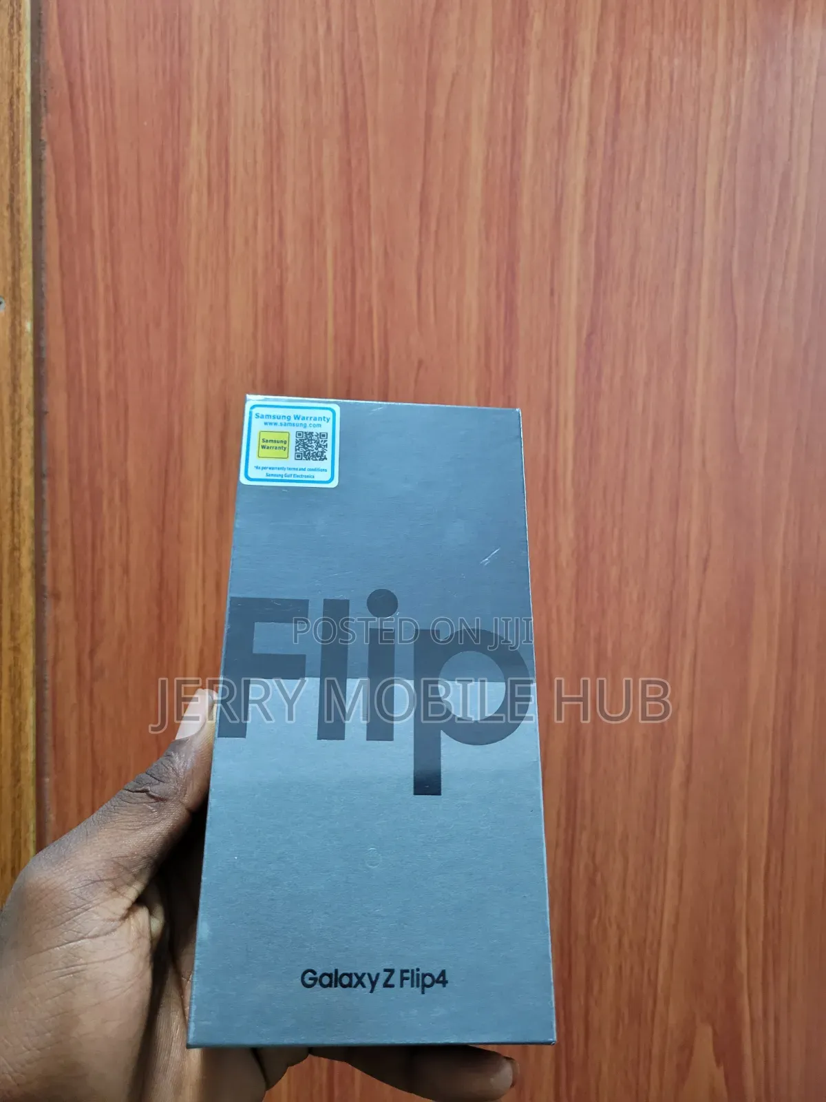 New Samsung Galaxy Z Flip4 512 GB Gold