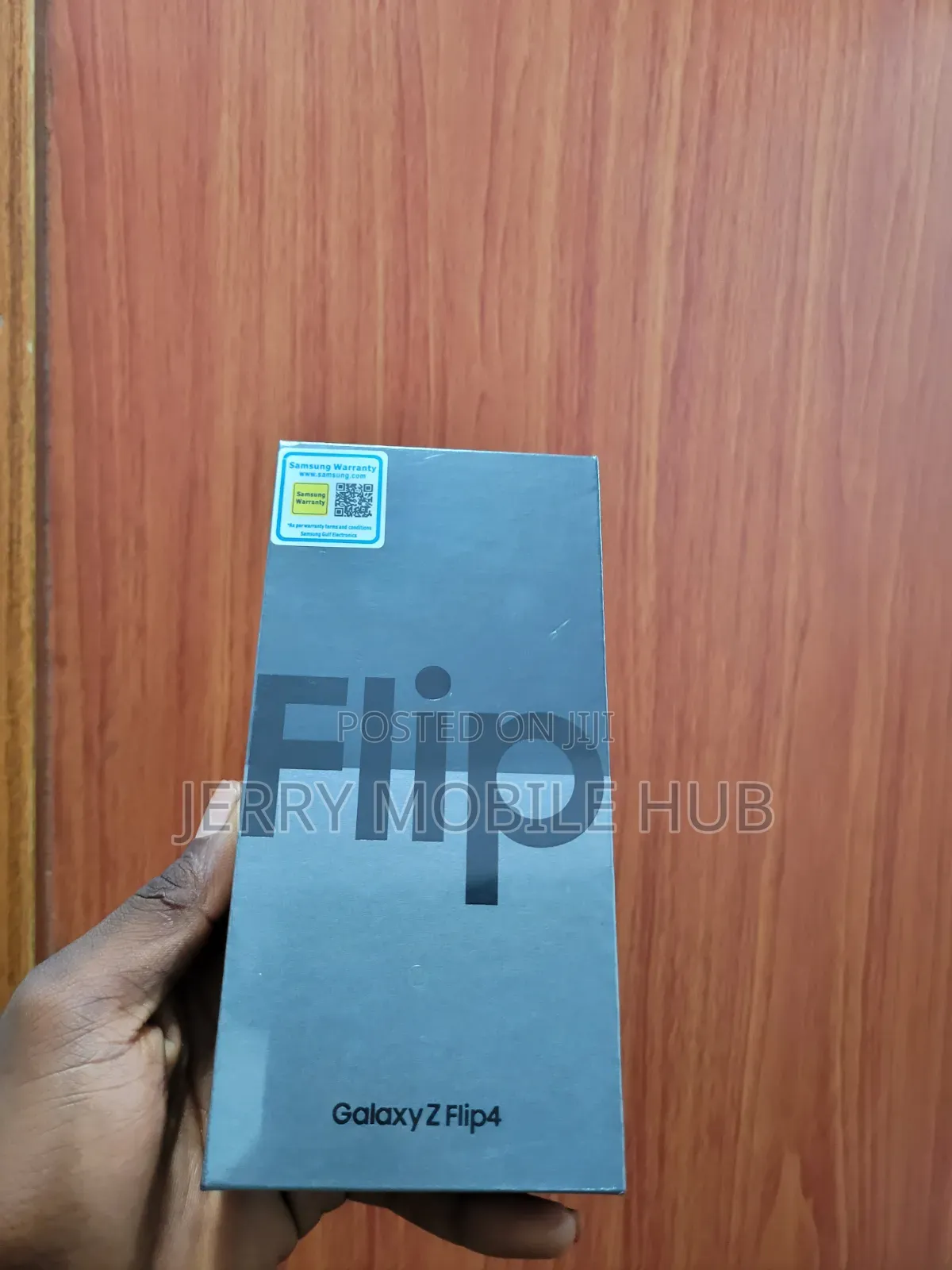 New Samsung Galaxy Z Flip4 512 GB Gold