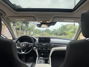 Honda Accord Touring 2.0T 2021 White
