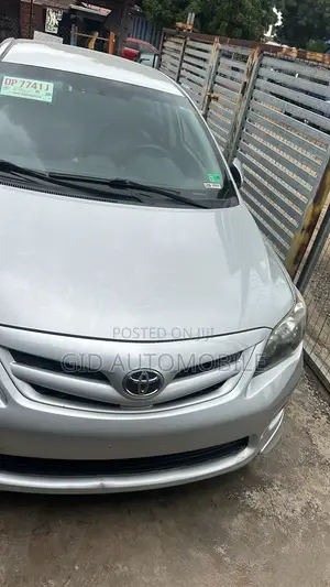 Toyota Corolla S 4dr Sedan (1.8L 4cyl 4A) 2013 Silver