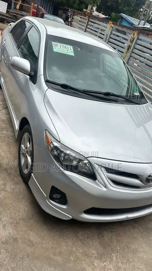 Toyota Corolla S 4dr Sedan (1.8L 4cyl 4A) 2013 Silver