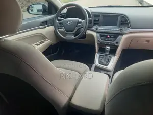 Hyundai Elantra SE Sedan FWD (2.0L 4cyl 6M) 2017 Black