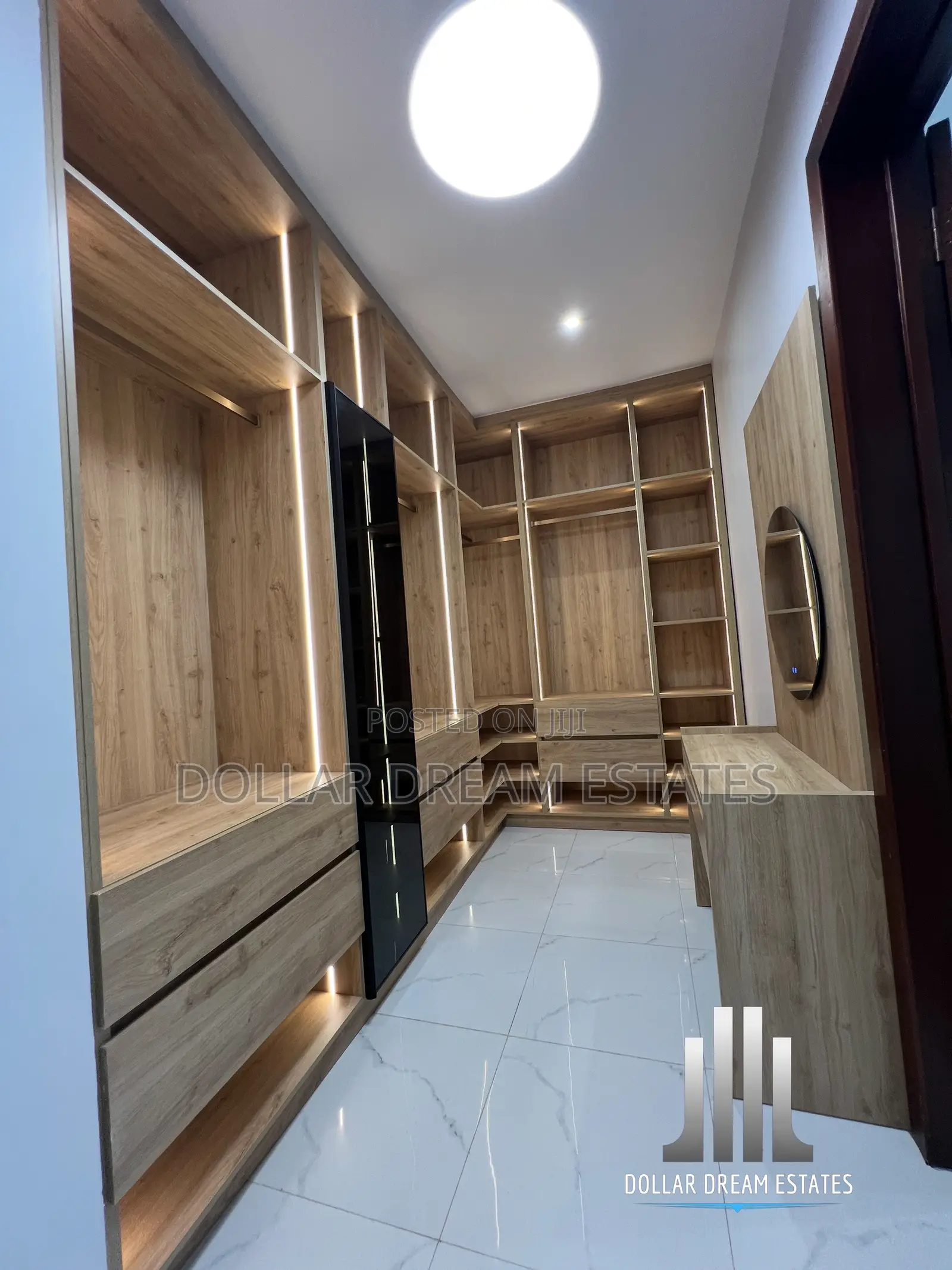 4bdrm House in Adenta for sale