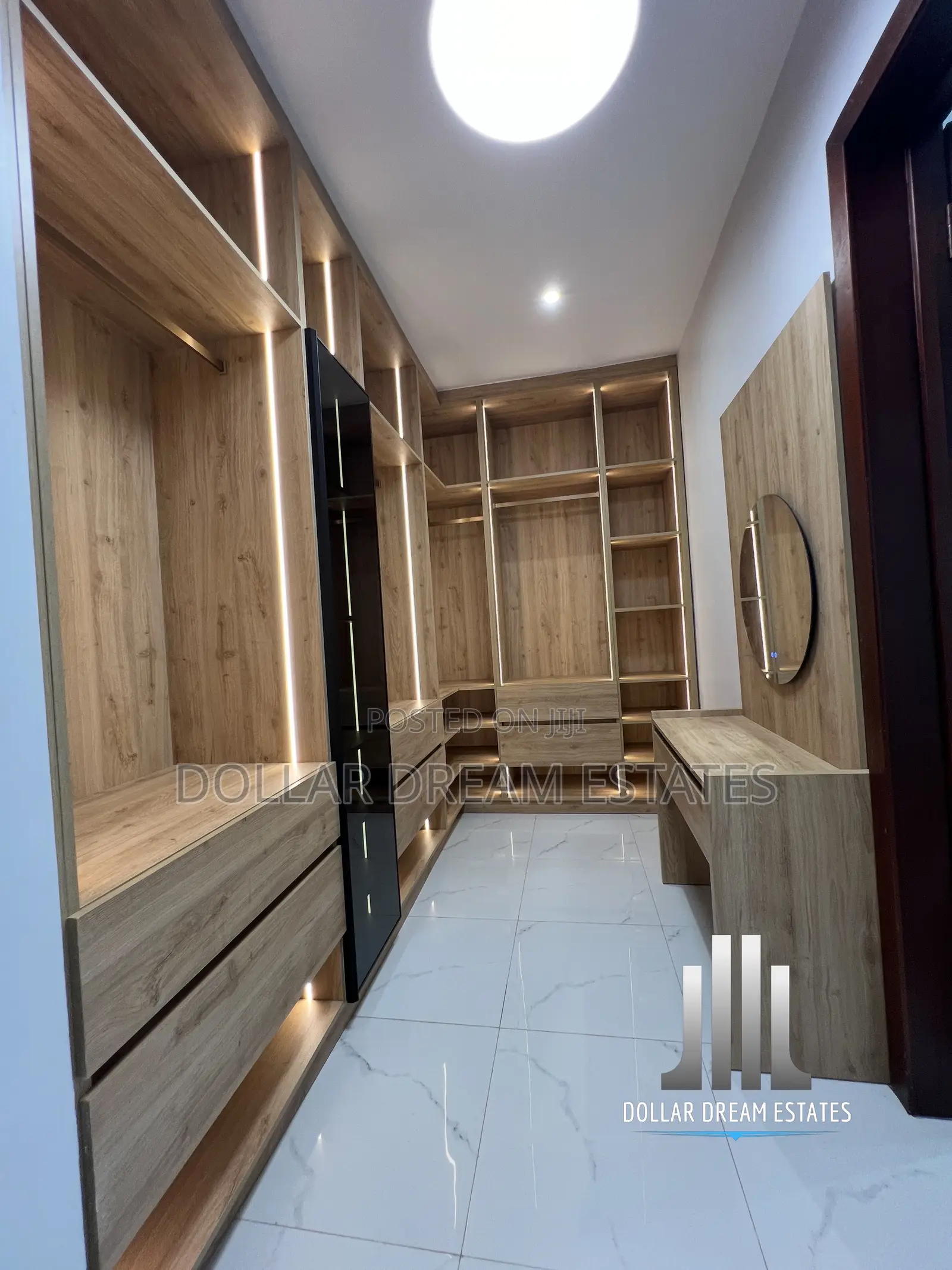 4bdrm House in Adenta for sale