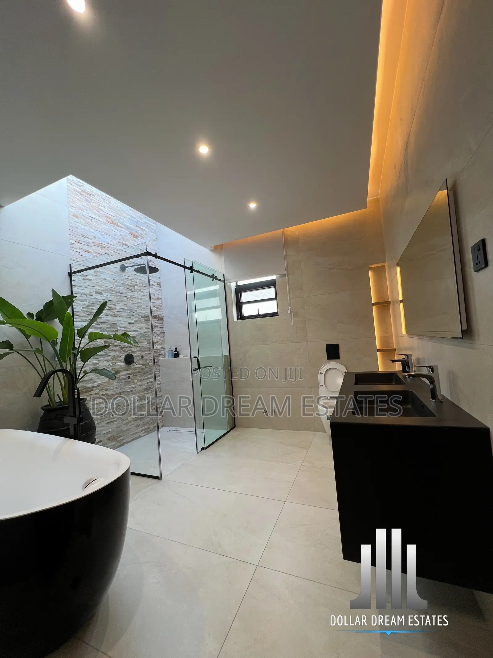 4bdrm House in Adenta for sale