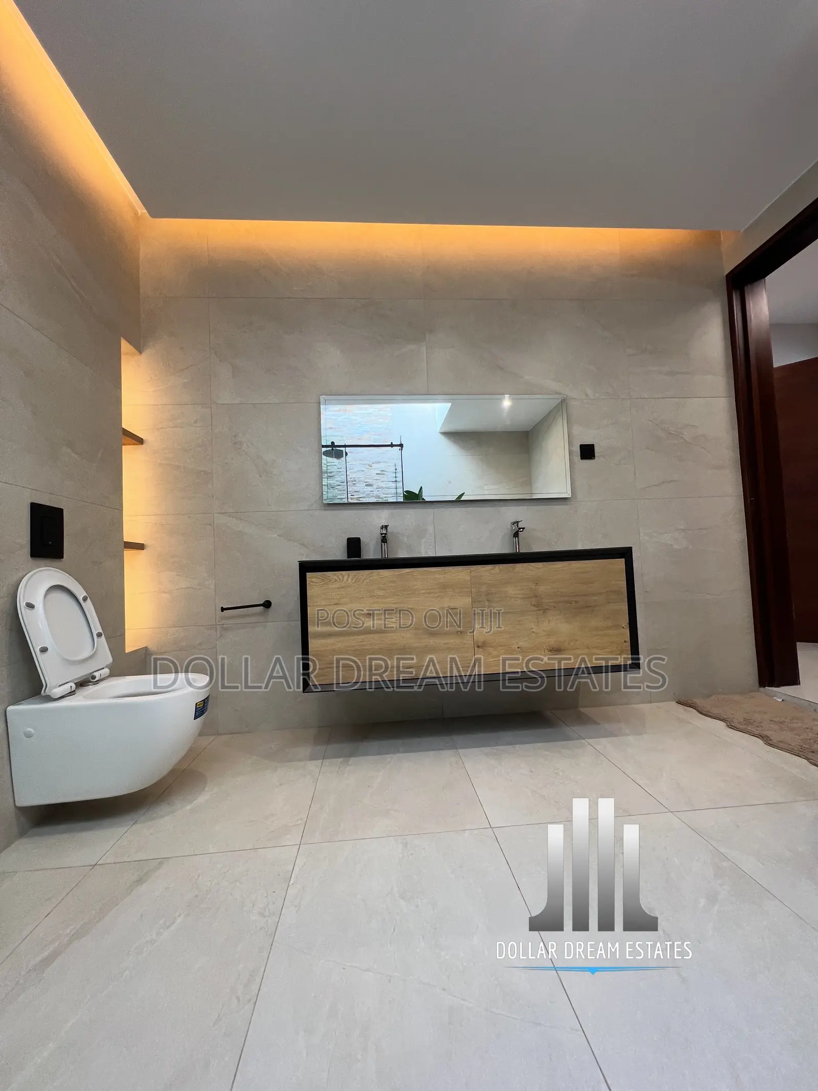 4bdrm House in Adenta for sale