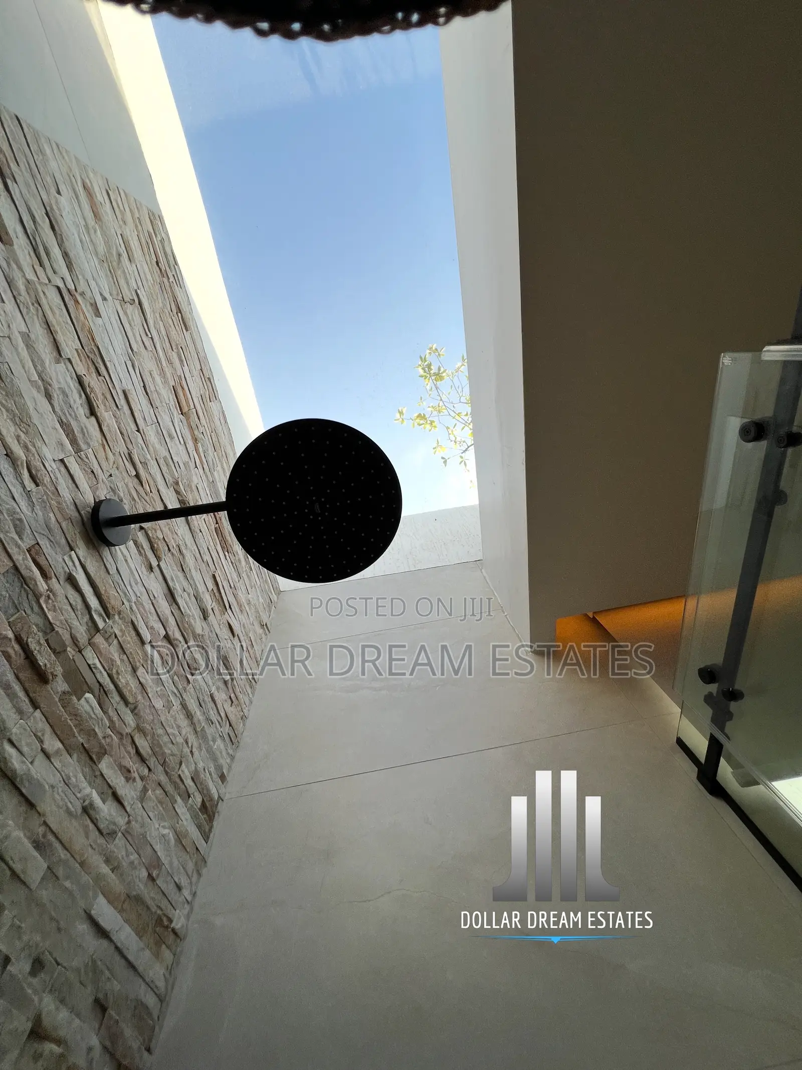 4bdrm House in Adenta for sale