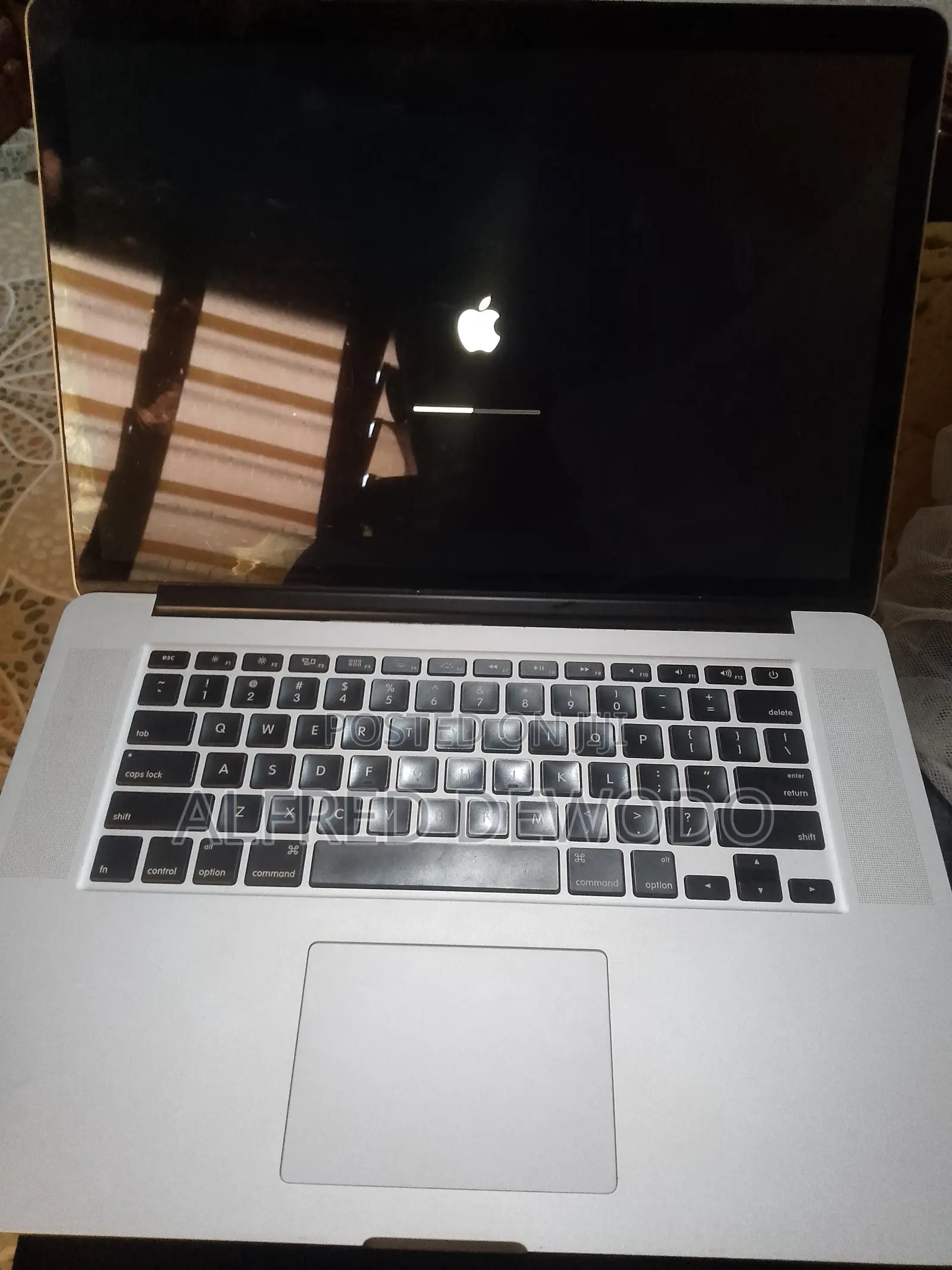 Laptop Apple MacBook Pro 16GB Intel Core i7 SSD 512GB