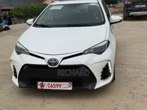 Toyota Corolla SE Special Edition 4dr Sedan (1.8L 4cyl CVT) 2017 White
